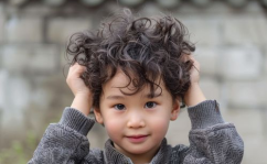 小男孩图片,可爱帅气小男孩的时尚瞬间