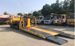 高速救援拖车,专业拖车服务保障行车安全