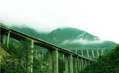 雅西高速风景,雅西高速，穿越四川盆地的壮美天路